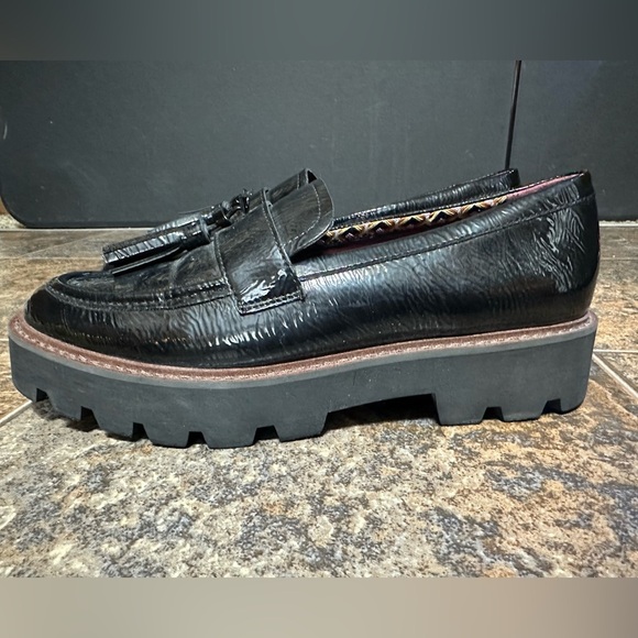 4/25$ Franco Sarto Black Loafers with Sleek Design - Picture 3 of 6